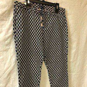 GAP SLIM CITY CAPRI PANTS